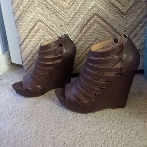 Chinese Laundry cage wedges